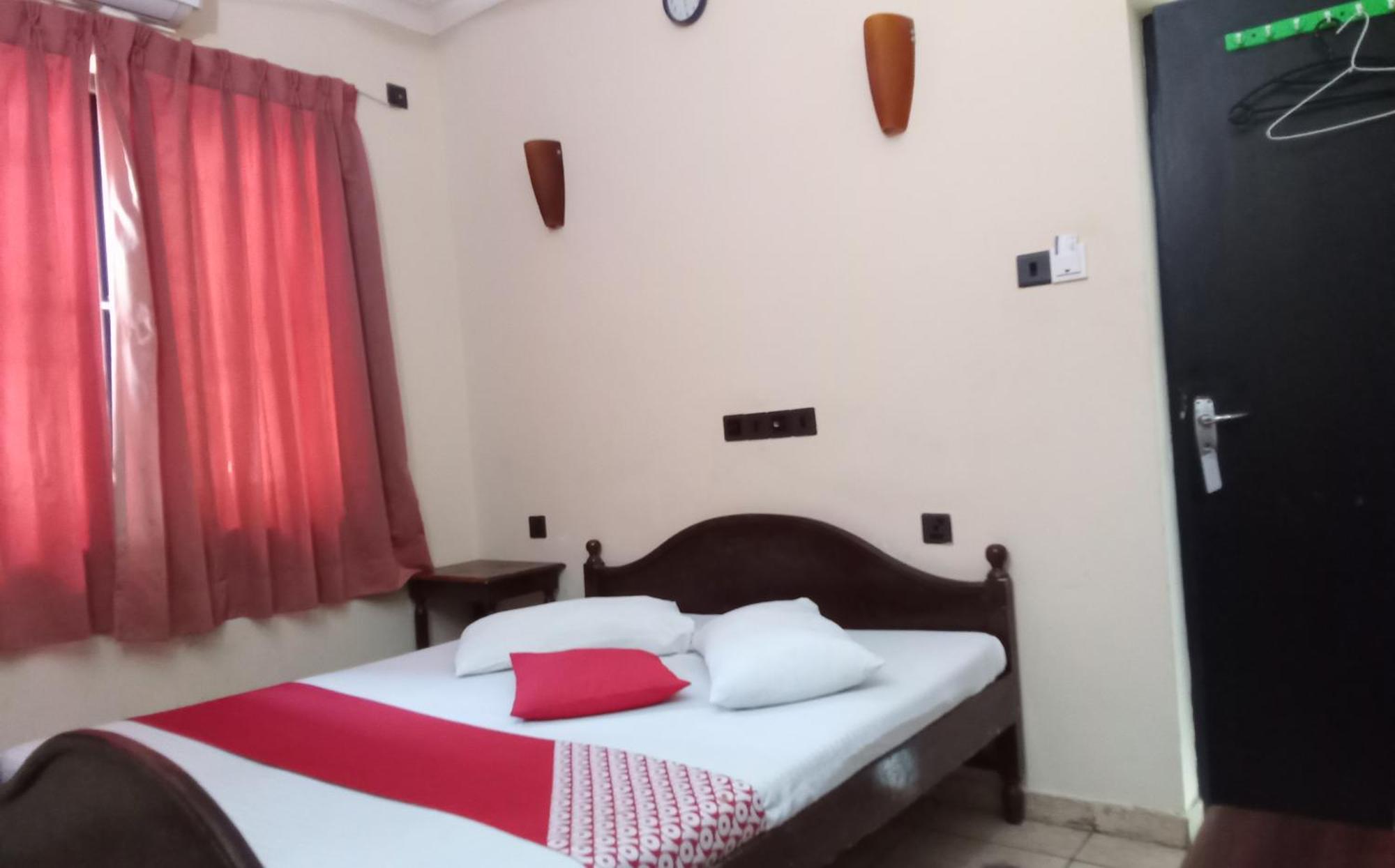 Eestee Rest Colombo Room photo