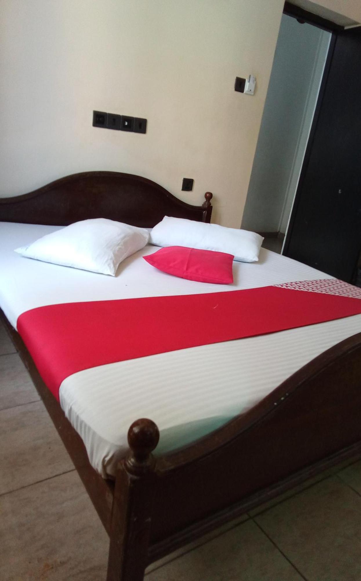 Eestee Rest Colombo Room photo